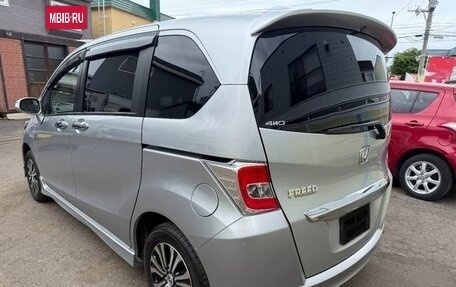 Honda Freed I, 2016 год, 856 000 рублей, 4 фотография