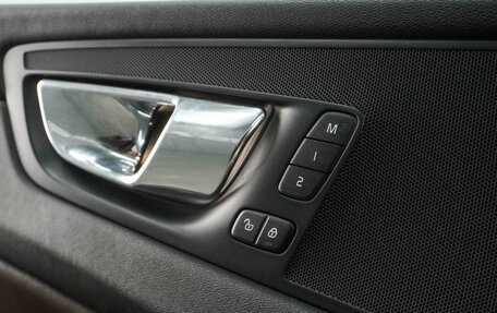 Volvo XC60 II, 2018 год, 3 869 000 рублей, 18 фотография
