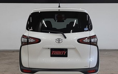 Toyota Sienta II, 2017 год, 810 000 рублей, 4 фотография