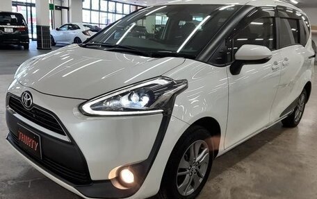 Toyota Sienta II, 2017 год, 810 000 рублей, 2 фотография
