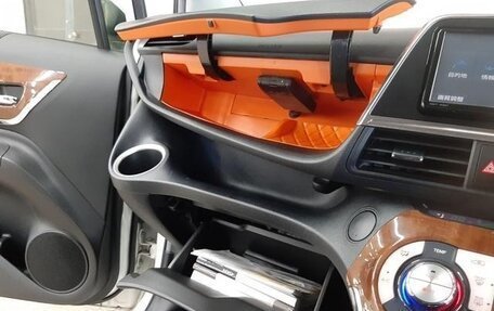 Toyota Sienta II, 2017 год, 810 000 рублей, 11 фотография