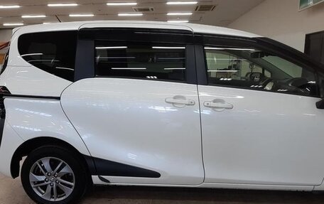 Toyota Sienta II, 2017 год, 810 000 рублей, 24 фотография