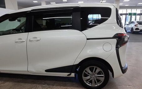 Toyota Sienta II, 2017 год, 810 000 рублей, 29 фотография