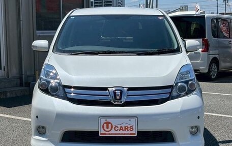 Toyota ISis I, 2012 год, 990 000 рублей, 2 фотография