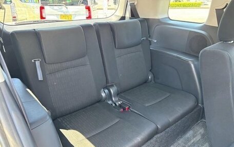 Toyota ISis I, 2012 год, 990 000 рублей, 9 фотография