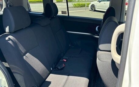 Toyota ISis I, 2012 год, 990 000 рублей, 12 фотография