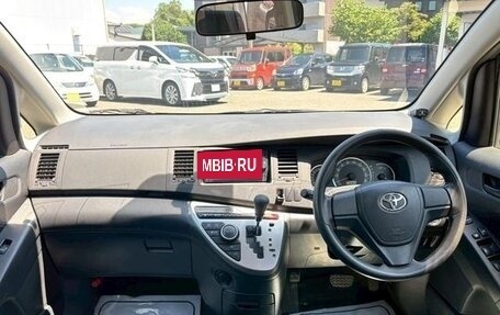 Toyota ISis I, 2012 год, 990 000 рублей, 13 фотография