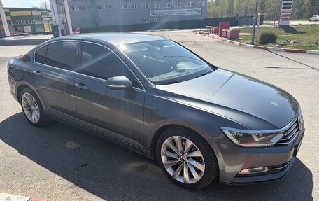Volkswagen Passat B8 рестайлинг, 2015 год, 1 650 000 рублей, 4 фотография