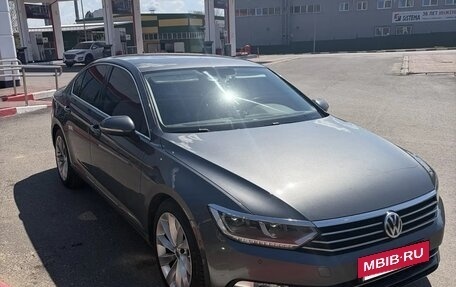 Volkswagen Passat B8 рестайлинг, 2015 год, 1 650 000 рублей, 2 фотография