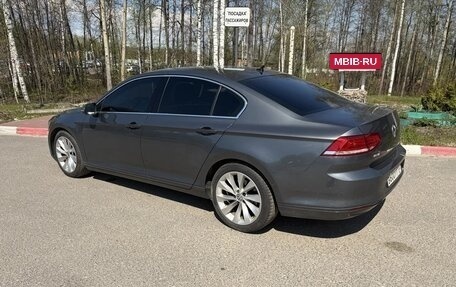 Volkswagen Passat B8 рестайлинг, 2015 год, 1 650 000 рублей, 5 фотография
