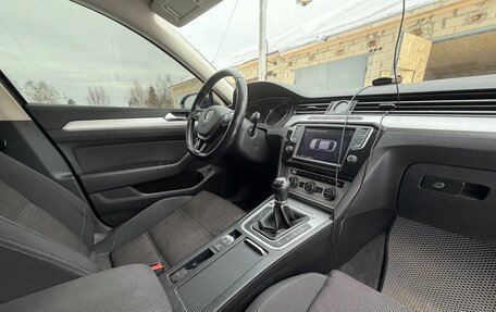 Volkswagen Passat B8 рестайлинг, 2015 год, 1 650 000 рублей, 8 фотография