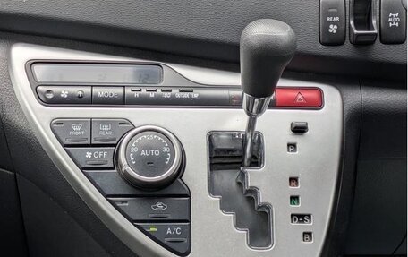 Toyota ISis I, 2012 год, 1 110 000 рублей, 11 фотография