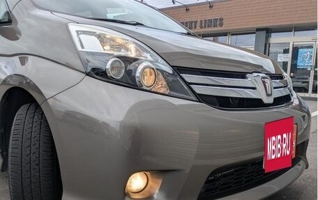 Toyota ISis I, 2012 год, 1 110 000 рублей, 10 фотография