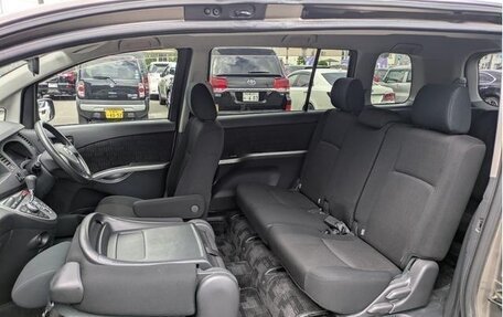 Toyota ISis I, 2012 год, 1 110 000 рублей, 23 фотография