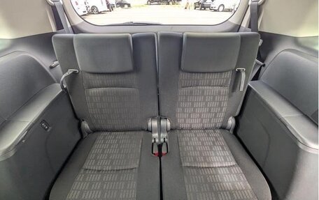 Toyota ISis I, 2012 год, 1 110 000 рублей, 24 фотография