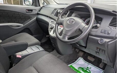 Toyota ISis I, 2012 год, 1 110 000 рублей, 18 фотография