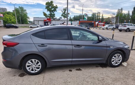 Hyundai Elantra VI рестайлинг, 2018 год, 1 580 000 рублей, 2 фотография