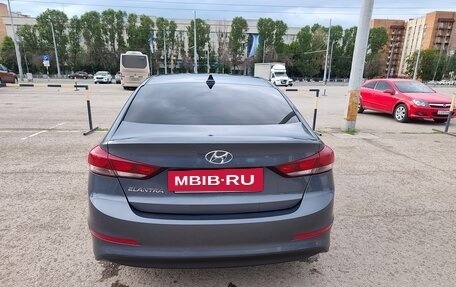 Hyundai Elantra VI рестайлинг, 2018 год, 1 580 000 рублей, 4 фотография