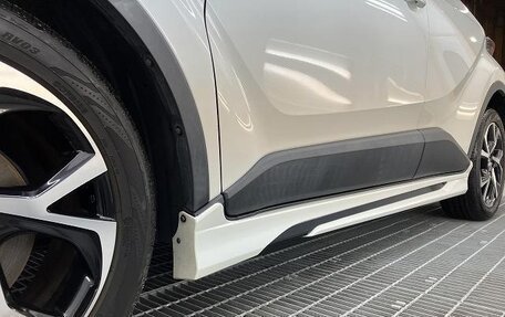 Toyota C-HR I рестайлинг, 2017 год, 1 350 000 рублей, 8 фотография
