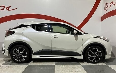 Toyota C-HR I рестайлинг, 2017 год, 1 350 000 рублей, 3 фотография