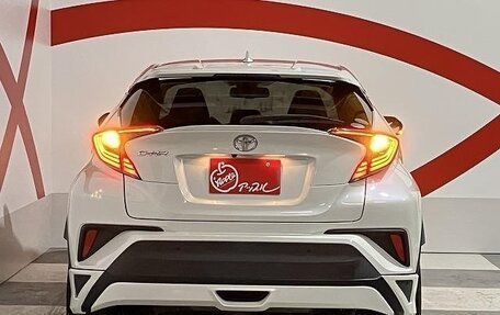 Toyota C-HR I рестайлинг, 2017 год, 1 350 000 рублей, 6 фотография