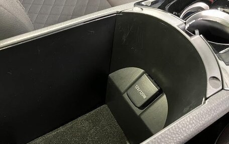 Toyota C-HR I рестайлинг, 2017 год, 1 350 000 рублей, 33 фотография
