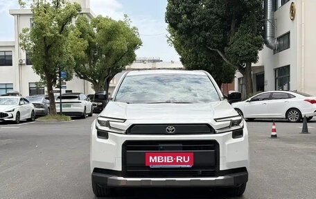 Toyota RAV4, 2025 год, 4 250 000 рублей, 2 фотография