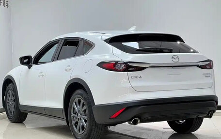 Mazda CX-4, 2023 год, 2 100 000 рублей, 4 фотография