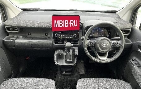 Toyota Sienta, 2023 год, 1 330 000 рублей, 4 фотография