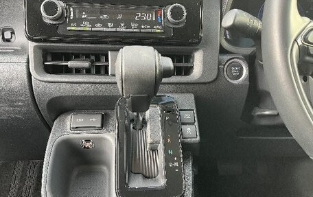 Toyota Sienta, 2023 год, 1 330 000 рублей, 10 фотография