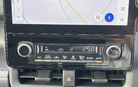 Toyota Sienta, 2023 год, 1 330 000 рублей, 13 фотография