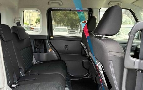 Toyota Roomy I, 2023 год, 1 070 000 рублей, 12 фотография
