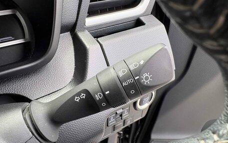Toyota Roomy I, 2023 год, 1 070 000 рублей, 20 фотография