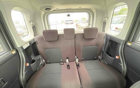 Toyota Roomy I, 2023 год, 1 070 000 рублей, 26 фотография