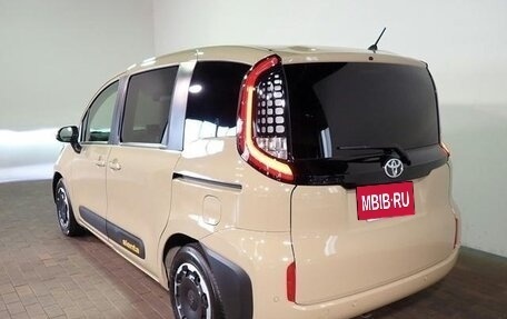 Toyota Sienta, 2022 год, 1 230 000 рублей, 4 фотография