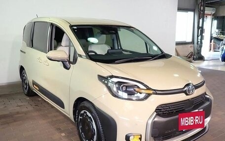 Toyota Sienta, 2022 год, 1 230 000 рублей, 3 фотография
