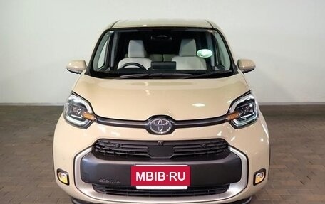 Toyota Sienta, 2022 год, 1 230 000 рублей, 2 фотография