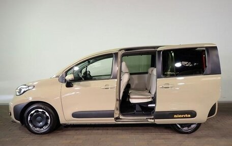 Toyota Sienta, 2022 год, 1 230 000 рублей, 24 фотография
