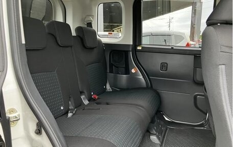 Toyota Roomy I, 2023 год, 990 000 рублей, 8 фотография