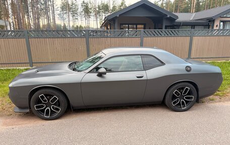 Dodge Challenger III рестайлинг 2, 2015 год, 2 750 000 рублей, 2 фотография