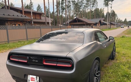 Dodge Challenger III рестайлинг 2, 2015 год, 2 750 000 рублей, 5 фотография