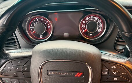 Dodge Challenger III рестайлинг 2, 2015 год, 2 750 000 рублей, 14 фотография