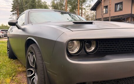 Dodge Challenger III рестайлинг 2, 2015 год, 2 750 000 рублей, 20 фотография