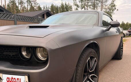 Dodge Challenger III рестайлинг 2, 2015 год, 2 750 000 рублей, 19 фотография