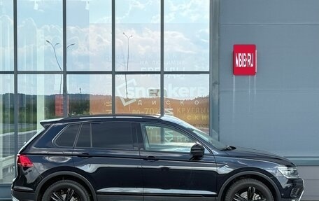 Volkswagen Tiguan II, 2018 год, 2 349 000 рублей, 10 фотография