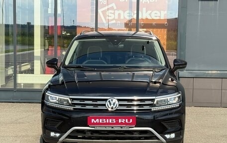 Volkswagen Tiguan II, 2018 год, 2 349 000 рублей, 11 фотография