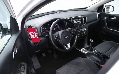 KIA Sportage IV рестайлинг, 2018 год, 1 990 000 рублей, 10 фотография