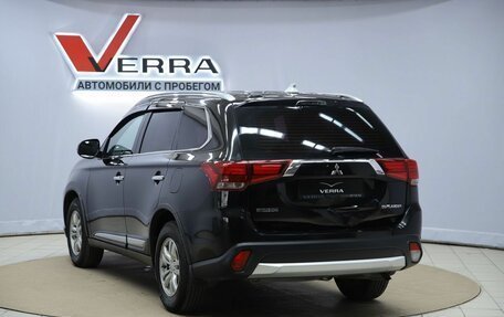 Mitsubishi Outlander III рестайлинг 3, 2016 год, 1 390 000 рублей, 7 фотография