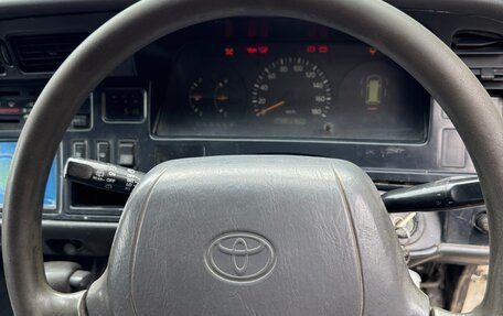 Toyota HiAce H100, 2001 год, 460 000 рублей, 7 фотография