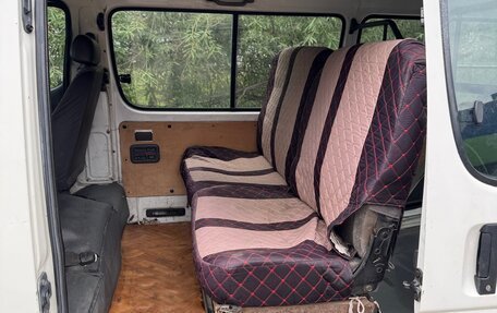 Toyota HiAce H100, 2001 год, 460 000 рублей, 9 фотография